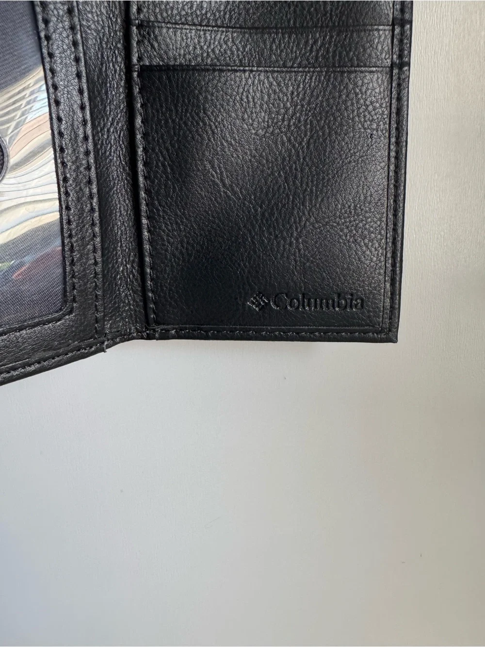 Columbia Men's Trifold Leather ID Window Wallet Black
